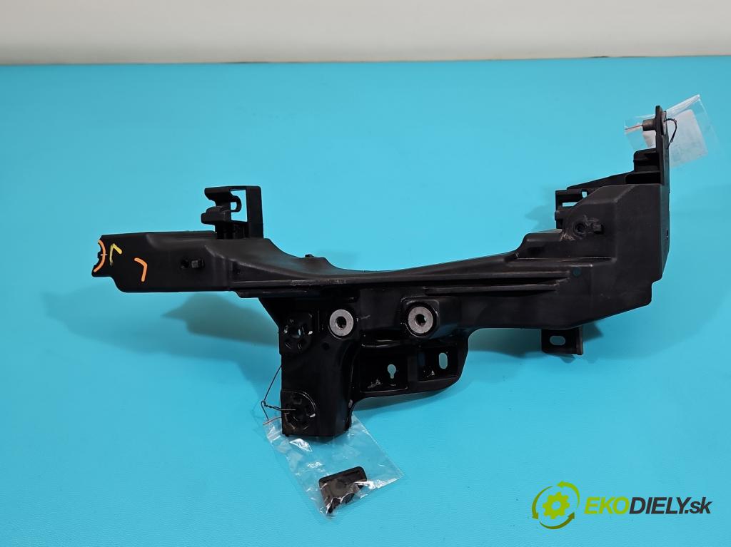 Hyundai I30 II 2012-2016 1.4 16V 100 HP manual 73.2 kW 1396 cm3 5- lišta pod svetlami 64156-A6000