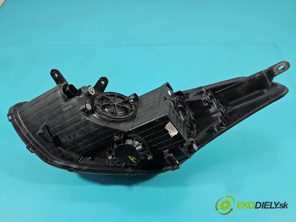 Hyundai I30 II 2012-2016 1.4 16V 100 HP manual 73.2 kW 1396 cm3 5- Reflektor: pravý 92102-A6100 (Svetlo predné pravé)