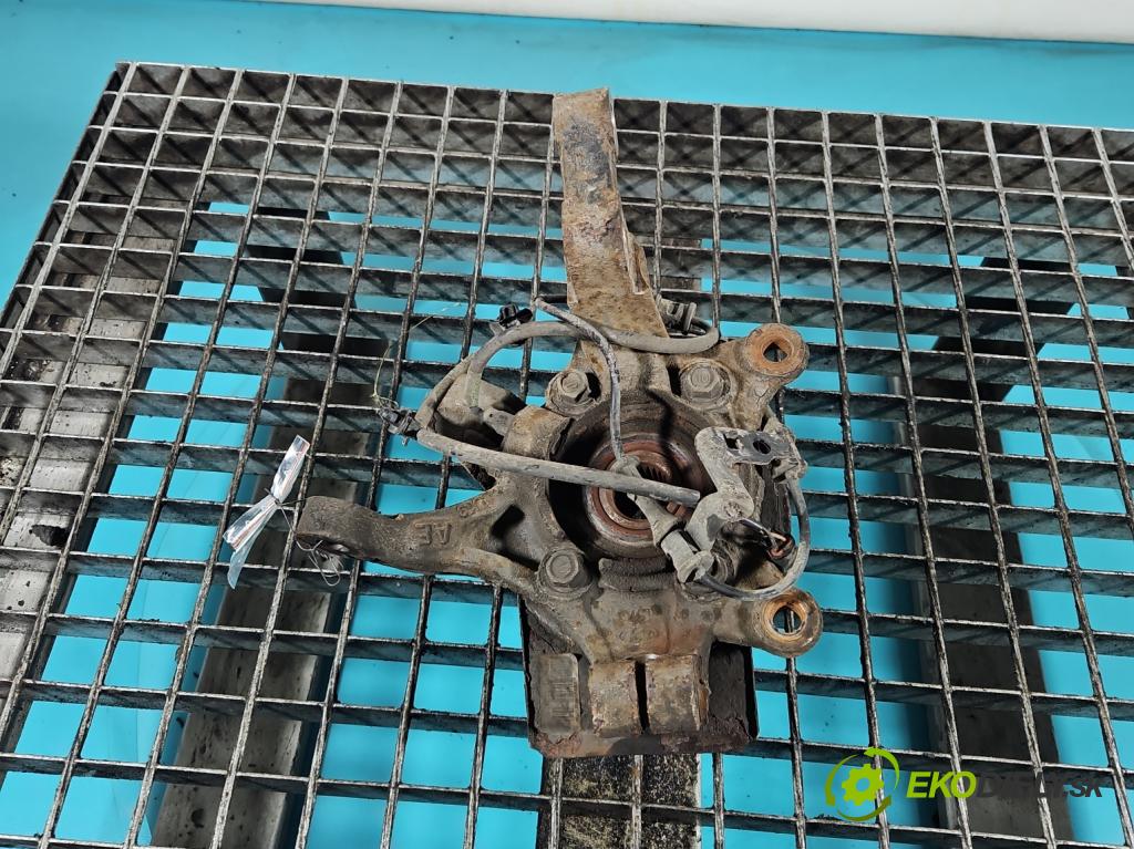 Hyundai I30 II 2012-2016 1.4 16V 100 HP manual 73.2 kW 1396 cm3 5- náboj ľavé  (Náboj kolesa)