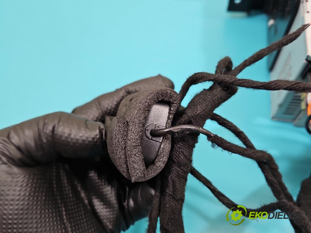 Suzuki Grand Vitara II 2005-2014 2.0 16V 140 HP manual 103 kW 1995 cm3 5- Radio GMS 6321 SMART