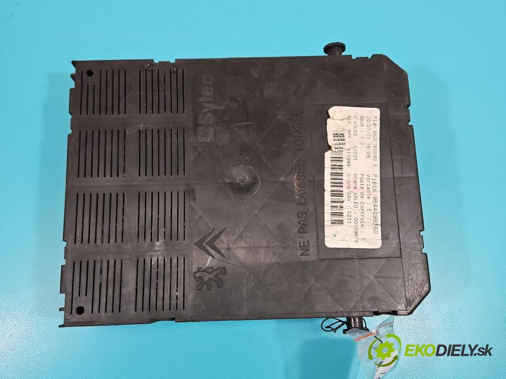 Peugeot 307 1.6 16V 109 HP manual 80 kW 1587 cm3 5- riadiaca jednotka komfortu 9636760580E