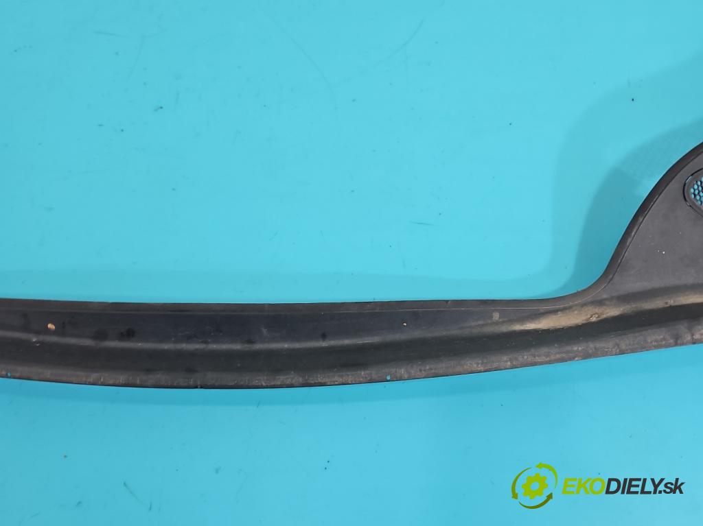 Peugeot 307 1.6 16V 109 HP manual 80 kW 1587 cm3 5- torpédo 9638958780 (Torpédo (plast pod čelným sklom))