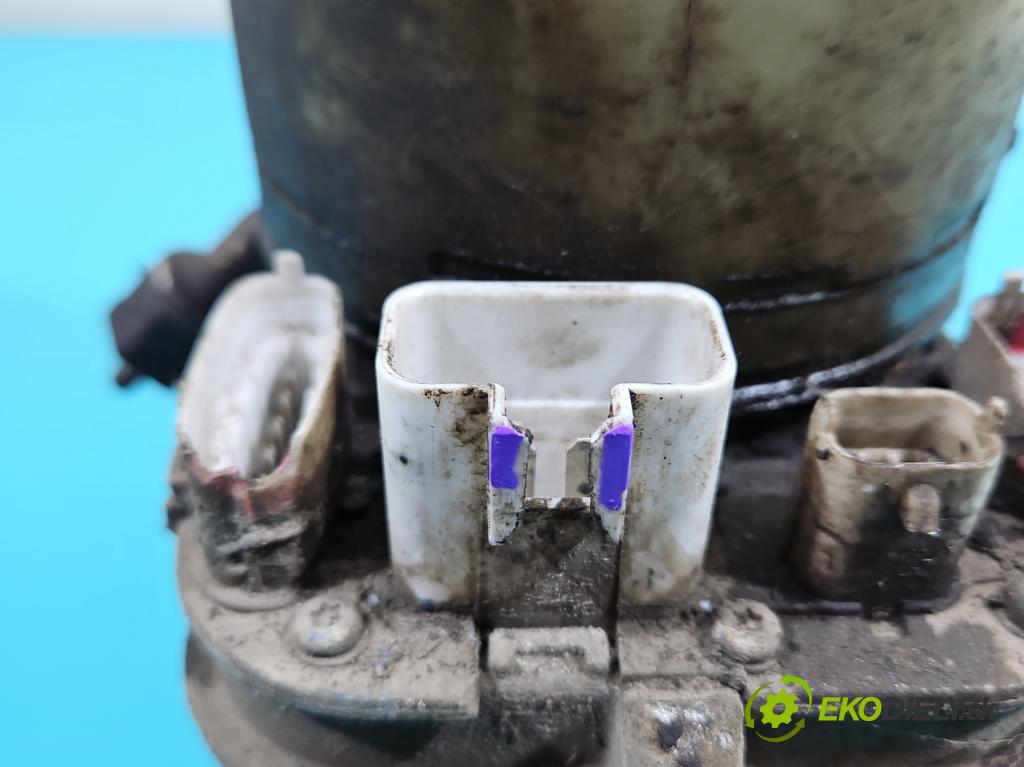 Opel Vectra C 2002-2008 2.2 dti 125 hp manual 92 kW 2172 cm3 5- čerpadlo posilovač  (Servočerpadlo)