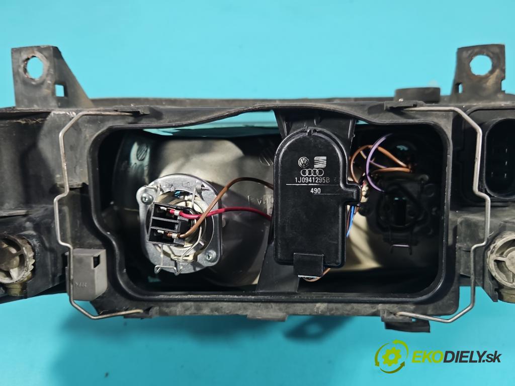 Seat Leon I 1999-2005 1.9 TDI 110 hp manual 81 kW 1896 cm3 5- světlo pravý  (Pravé přední světlo)