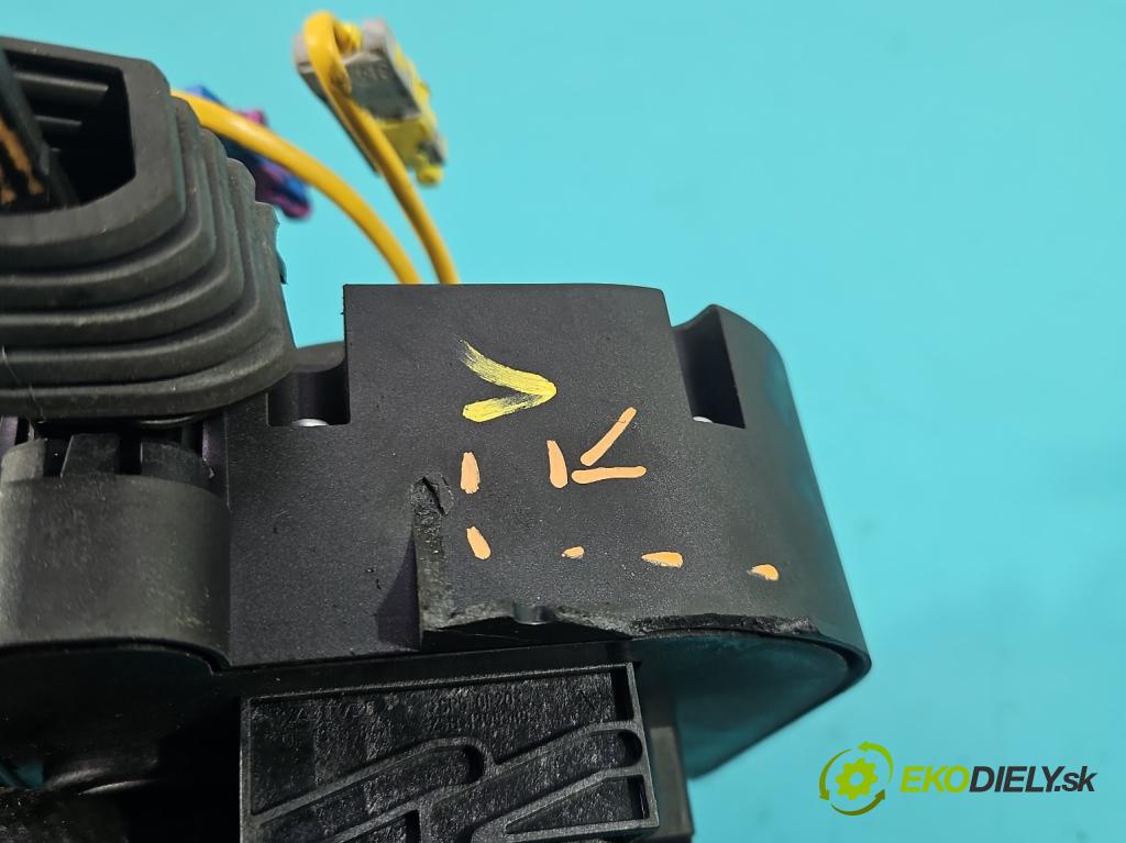 Opel Vectra C 2002-2008 2.2 dti 125 HP manual 92 kW 2172 cm3 5- Spínačka 13132473 (Spínacia skrinka)