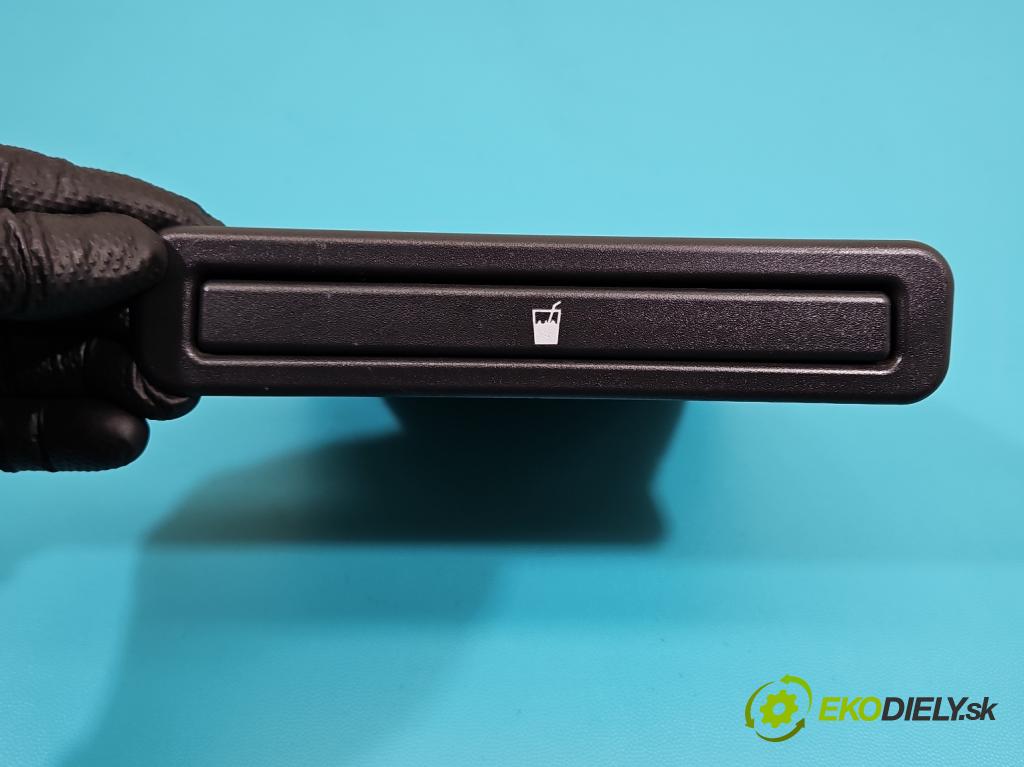 Opel Vectra C 2002-2008 1.9 cdti 150 hp manual 110 kW 1910 cm3 5- Rukojeť: na napoje: 24452595 (Držák nápojů)