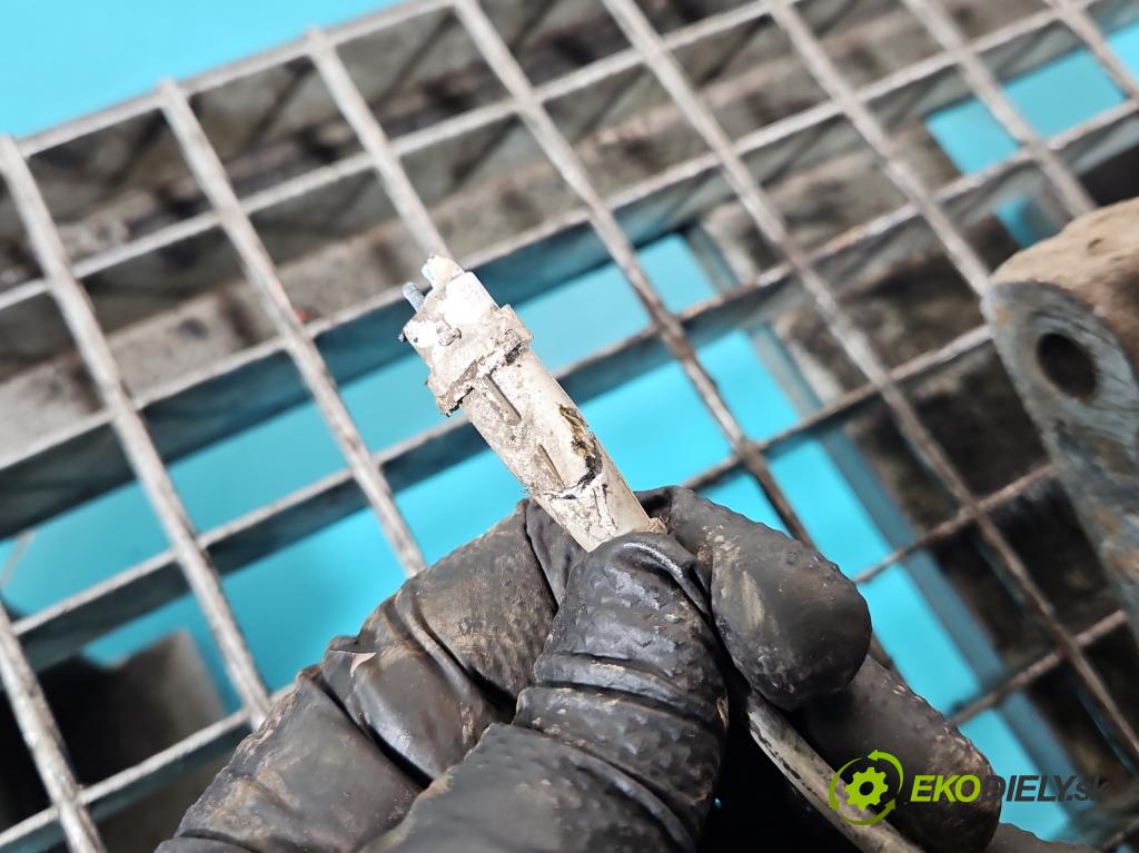 Opel Vectra C 2002-2008 1.9 cdti 150 HP manual 110 kW 1910 cm3 5- náboj ľavé  (Náboj kolesa)