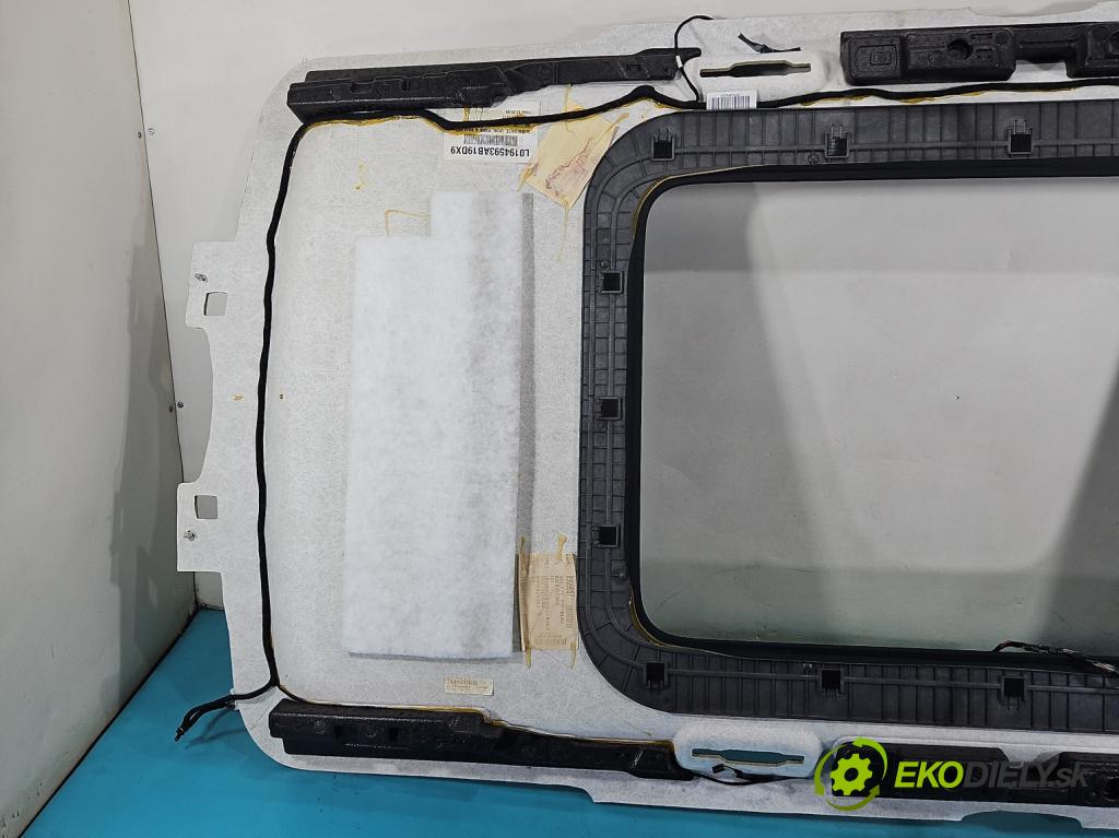 Jeep Grand Cherokee WK2 IV 2010-2021 pod panoráma: Černá: