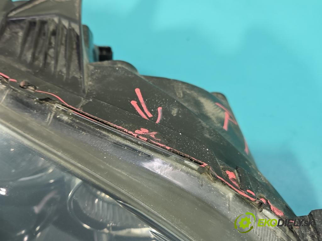 Mazda 3 I BK 2003-2009 1.6 16V (Z6): 105 HP manual 77 kW 1598 cm3 4- Reflektor: pravý  (Svetlo predné pravé)