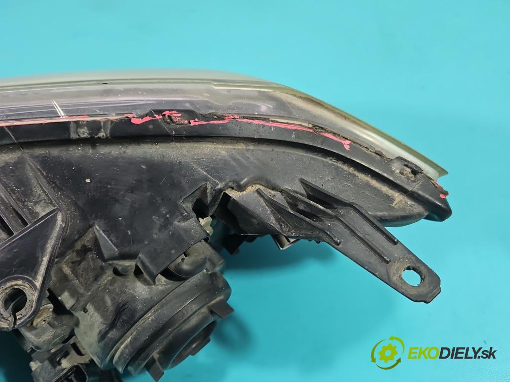 Mazda 3 I BK 2003-2009 1.6 16V (Z6): 105 HP manual 77 kW 1598 cm3 4- Reflektor: pravý  (Svetlo predné pravé)