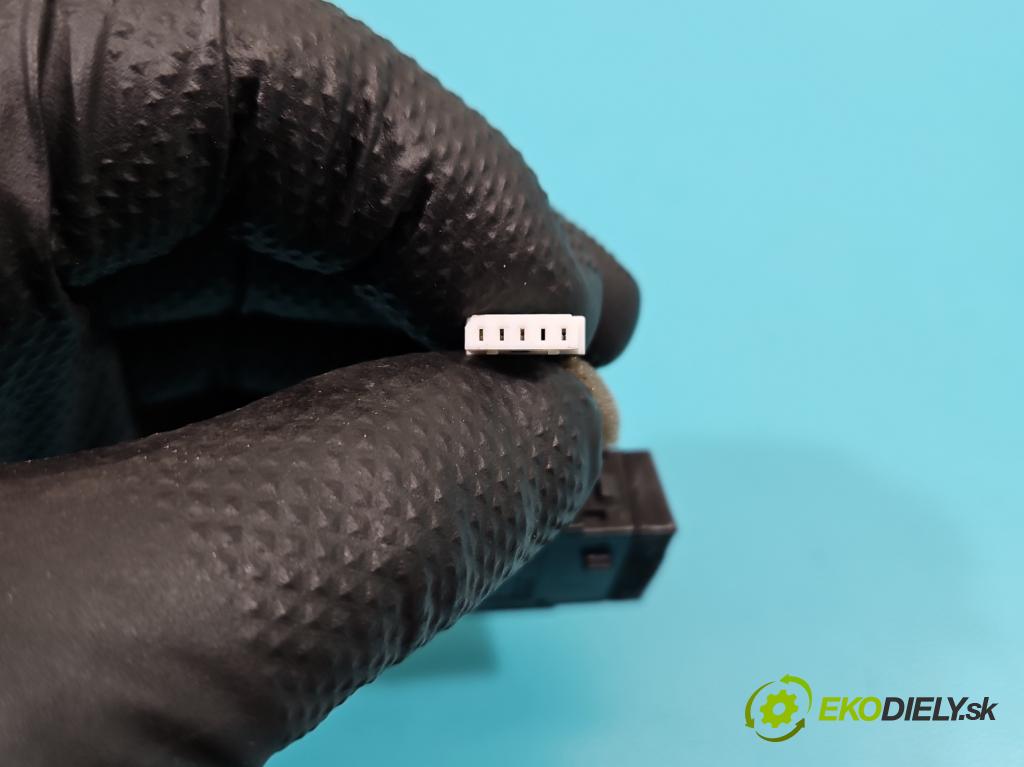 Toyota Auris II 2012-2018 1.6 16V 132  HP manual 97 kW 1598 cm3 5- Mikrofon: 86730-02010