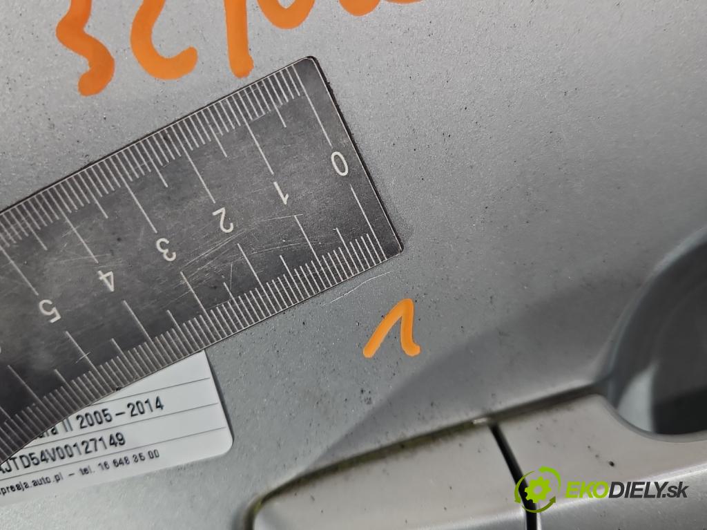 Suzuki Grand Vitara II 2005-2014 2.0 16V 140 hp manual 103 kW 1995 cm3 5- dveře zadní pravé  (Klika dveří ostatní)
