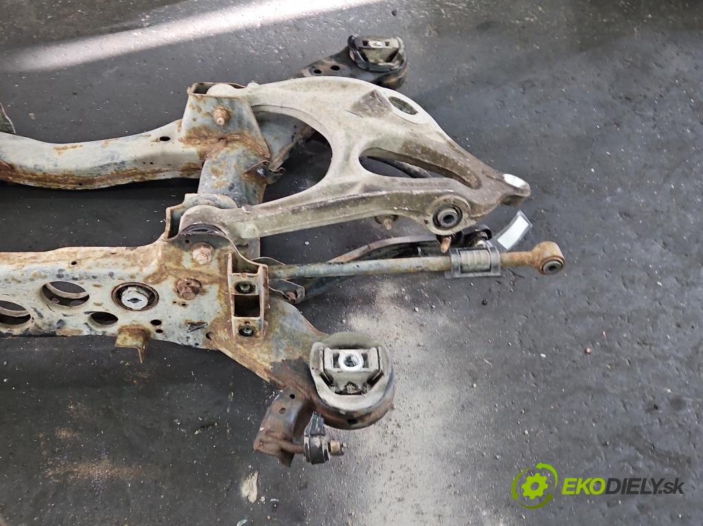 Jeep Grand Cherokee WK2 IV 2010-2021 3.0 CRD 250 hp automatic 184 kW 2987 cm3 5- zadní výztuha  (Zadní výztuha)