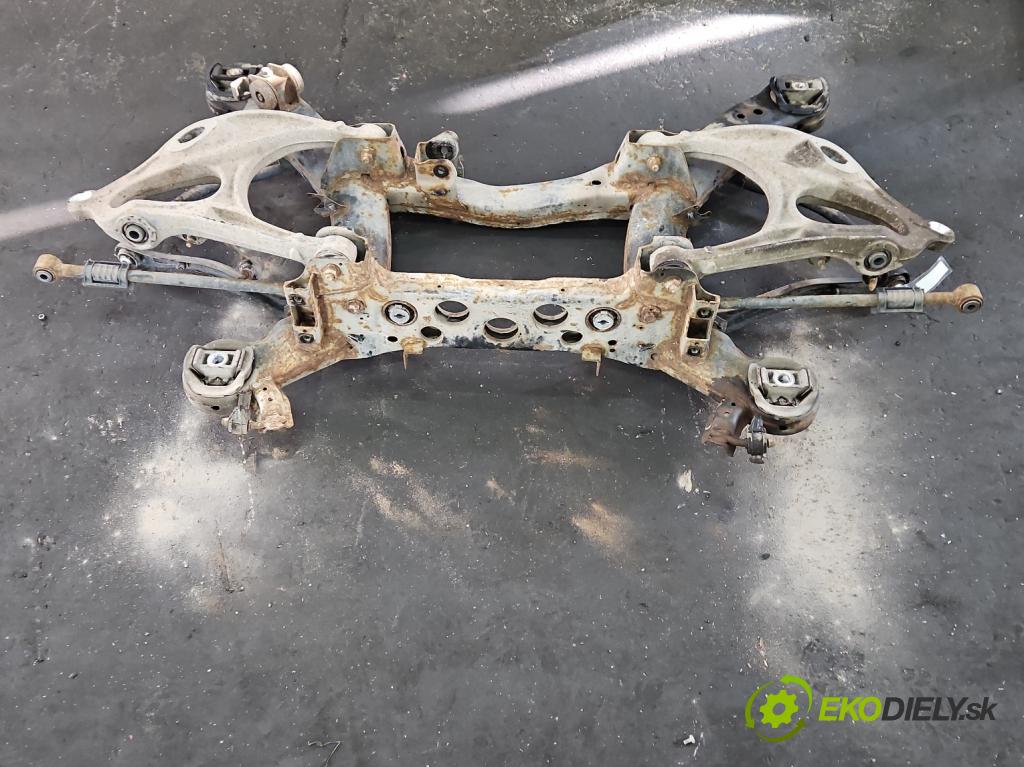 Jeep Grand Cherokee WK2 IV 2010-2021 3.0 CRD 250 hp automatic 184 kW 2987 cm3 5- zadní výztuha  (Zadní výztuha)