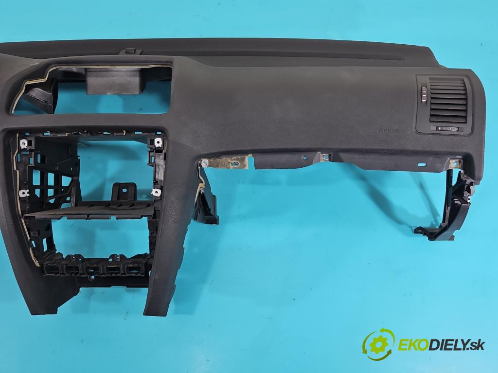 Skoda Octavia II 2004-2013 2.0 tdi 140 hp manual 103 kW 1968 cm3 5- kokpit,přistrojova deska