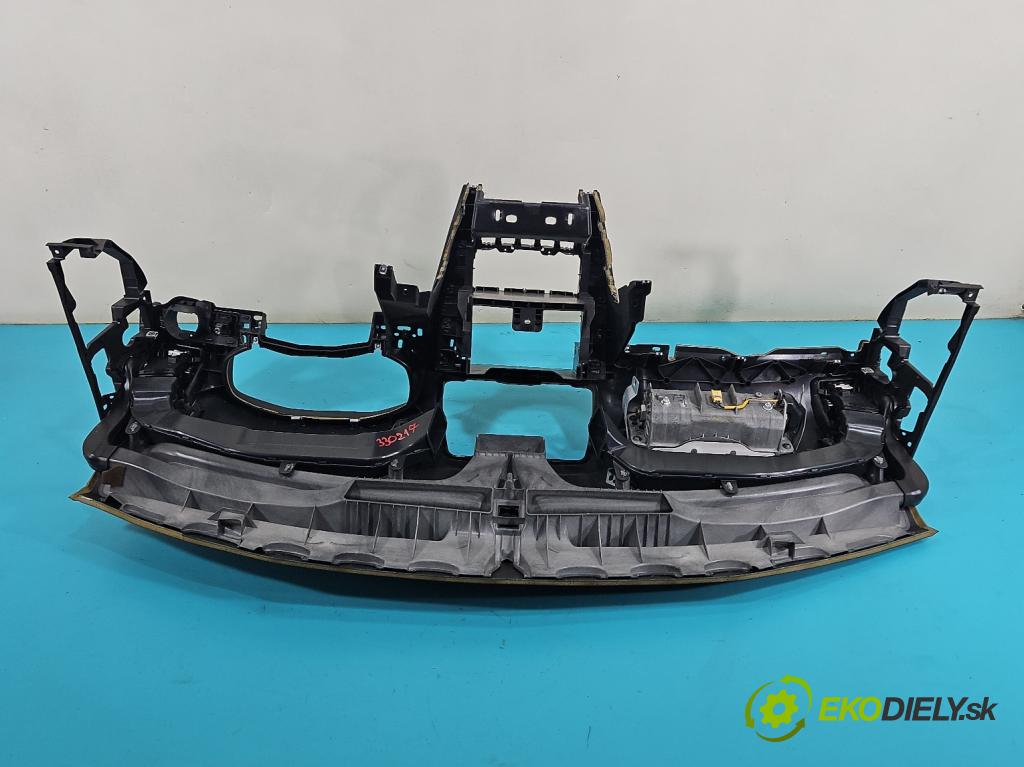 Skoda Octavia II 2004-2013 2.0 tdi 140 hp manual 103 kW 1968 cm3 5- kokpit,přistrojova deska