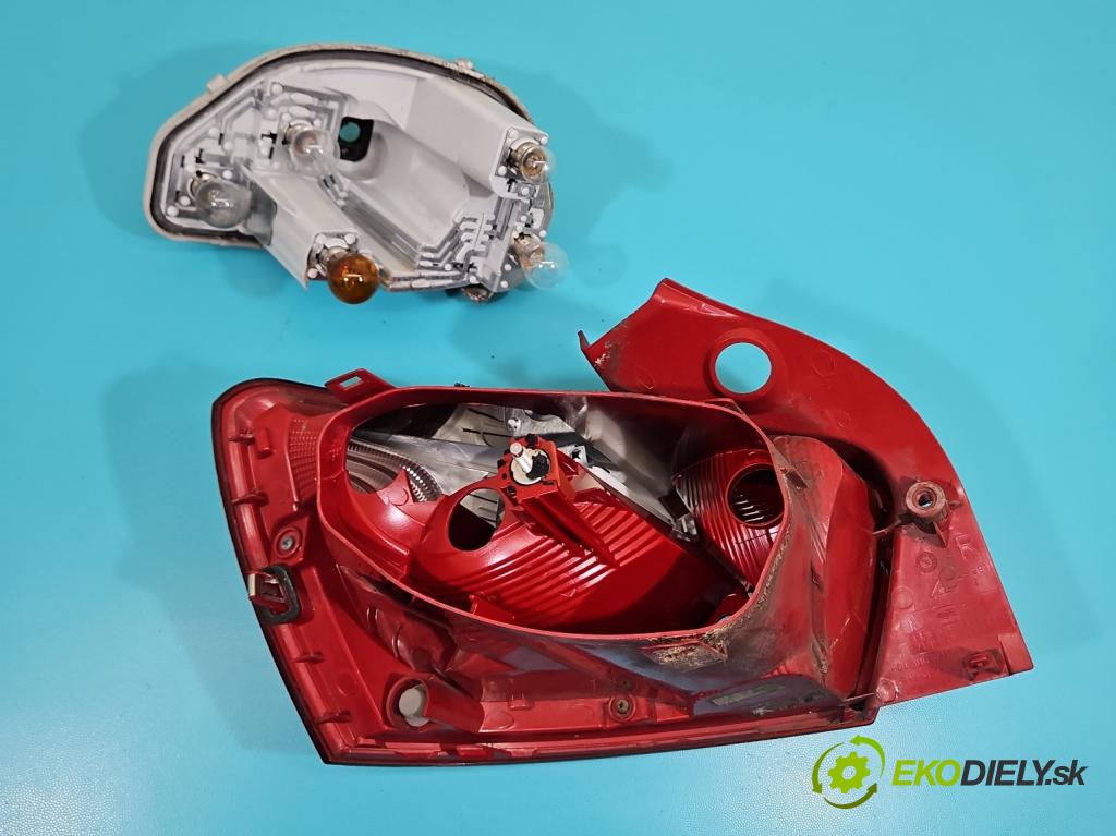 Seat Ibiza IV 6J 2008-2017 1.2 12V 69KM manual 51 kW 1198 cm3 5- svetlo / reflektor zadné pravé 6J4945096C (Kľučka dverí ostatné)