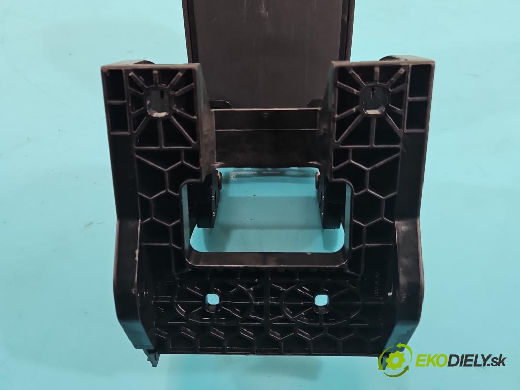 Skoda Yeti 2009-2017 1.2 TSI 105 HP manual 77 kW 1197 cm3 5- operadlo 3T0864207B (Lakťová opierka)