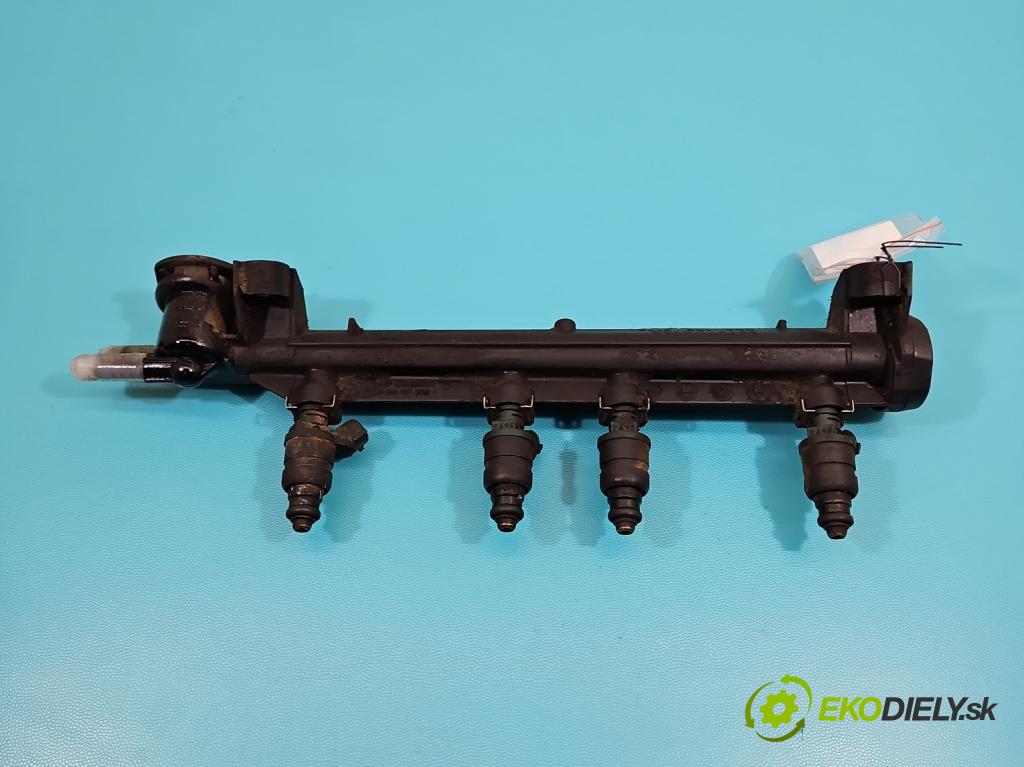 Audi A3 8L 1996-2003 1.6 sr 102 HP manual 75 kW 1595 cm3 3- vstrek 06A133317A (Vstrekovač paliva)