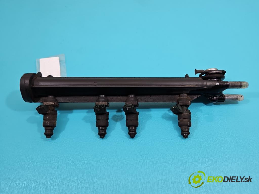 Audi A3 8L 1996-2003 1.6 sr 102 HP manual 75 kW 1595 cm3 3- vstrek 06A133317A (Vstrekovač paliva)