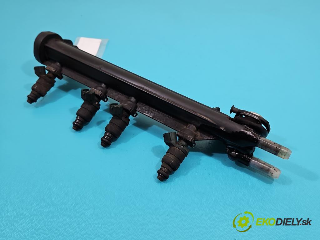 Audi A3 8L 1996-2003 1.6 sr 102 HP manual 75 kW 1595 cm3 3- vstrek 06A133317A (Vstrekovač paliva)