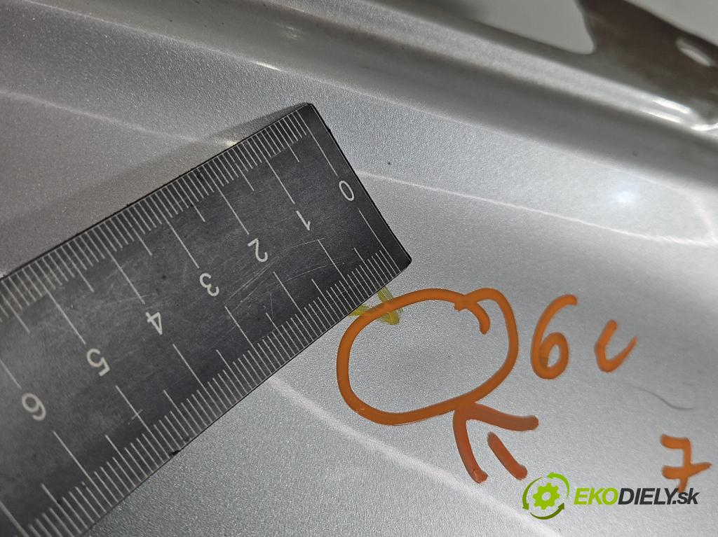 Suzuki Grand Vitara II 2005-2014 2.0 16V 140 hp manual 103 kW 1995 cm3 5- blatnik přední pravý  (Klika dveří ostatní)