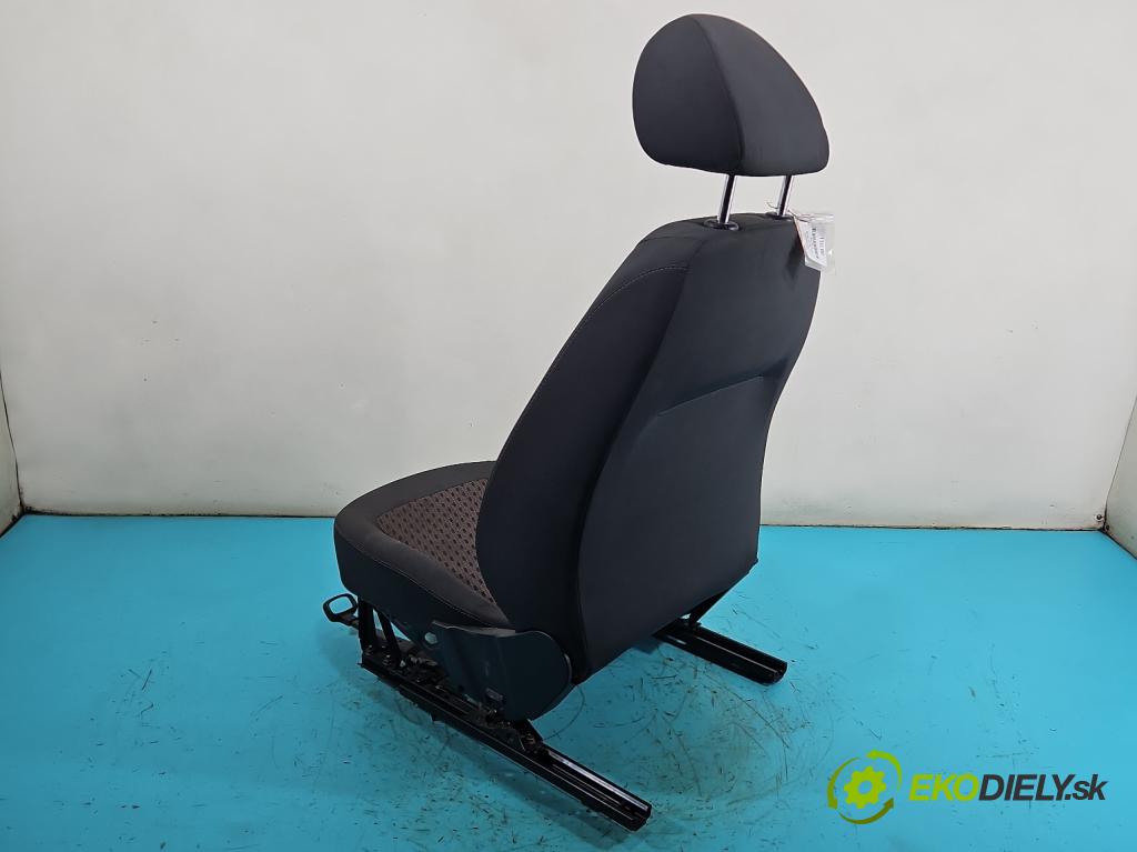 Seat Ibiza IV 6J 2008-2017 1.2 12V 69KM manual 51 kW 1198 cm3 5- Sedačka pravý (Sedadlo)