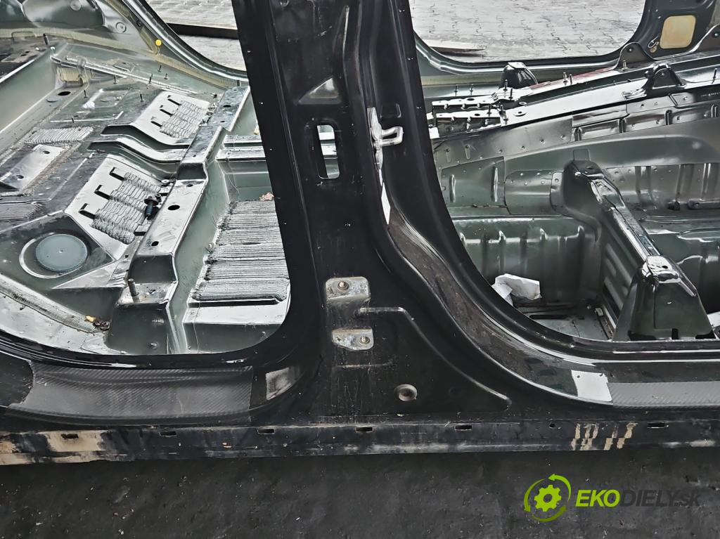 Jeep Grand Cherokee WK2 IV 2010-2021 3.0 CRD 250 hp automatic 184 kW 2987 cm3 5- práh pravý  (Karoserie ostatní)