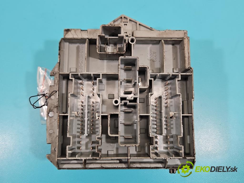 Fiat Bravo II 2007-2014 1.9 jtd 150 hp manual 110 kW 1910 cm3 5- skříňka pojistková 51775688 (Pojistková skříňka)