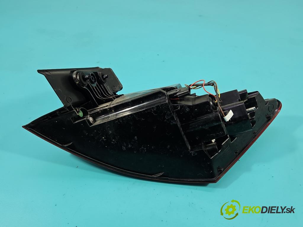 Renault Megane IV 2016-2024 1.3 Tce 140 HP manual 103 kW 1332 cm3 4- svetlo / reflektor zadné ľavé 265558986R (Kľučka dverí ostatné)