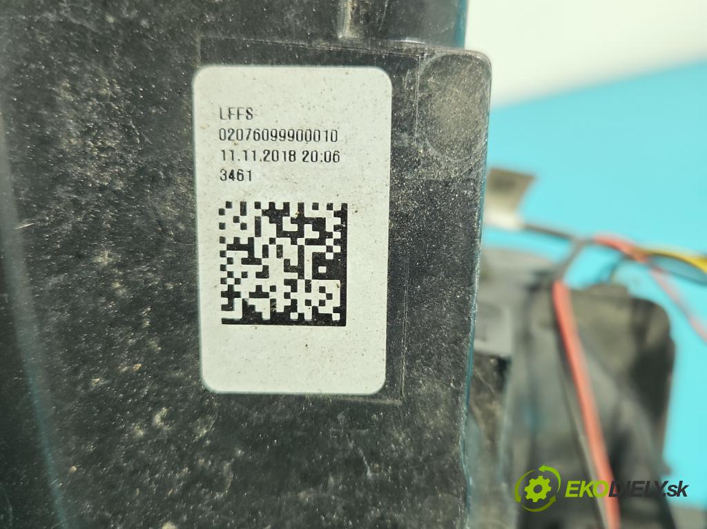 Renault Megane IV 2016-2024 1.3 Tce 140 HP manual 103 kW 1332 cm3 4- svetlo / reflektor zadné ľavé 265558986R (Kľučka dverí ostatné)