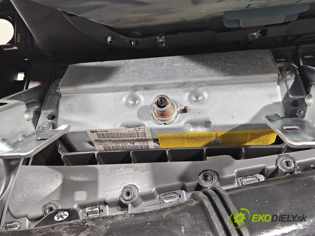 Seat Ibiza IV 6J 2008-2017 1.2 12V 69KM manual 51 kW 1198 cm3 5- kokpit,přistrojova deska