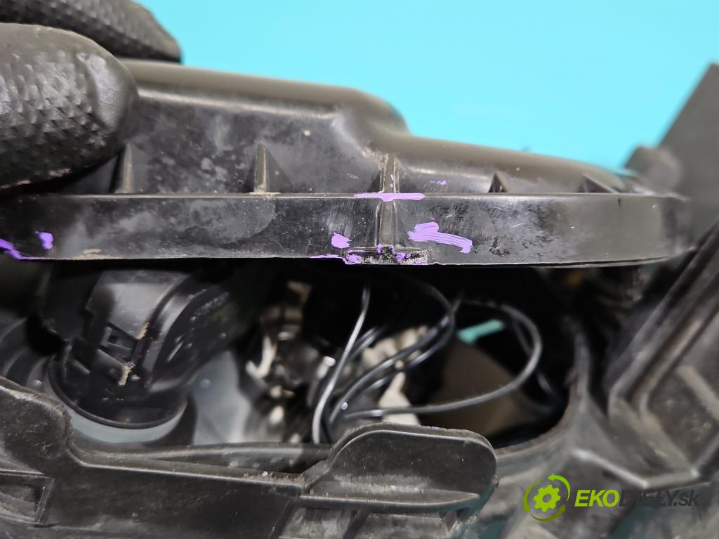 Seat Ibiza IV 6J 2008-2017 1.2 12V 69KM manual 51 kW 1198 cm3 5- Reflektor: pravý 6J1941022C (Svetlo predné pravé)