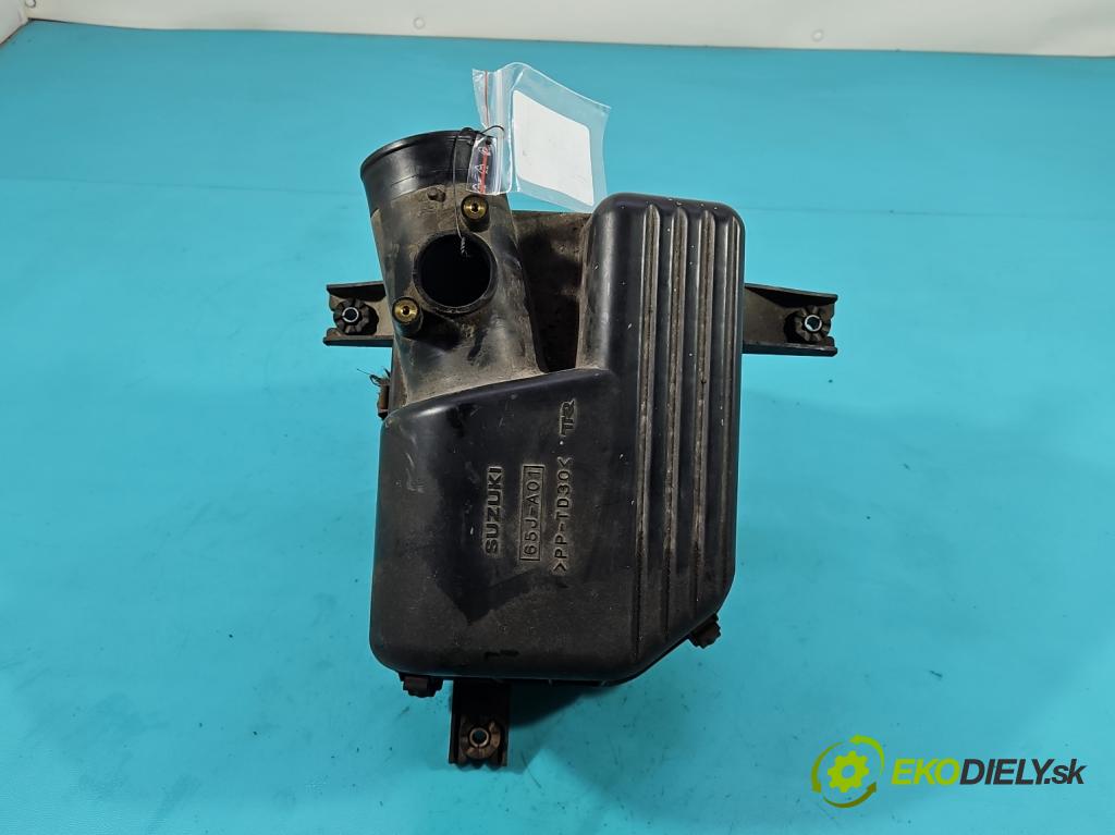 Suzuki Grand Vitara II 2005-2014 2.0 16V 140 HP manual 103 kW 1995 cm3 5- obal filtra vzduchu 65J-A01 (Obal vzduchového filtra)