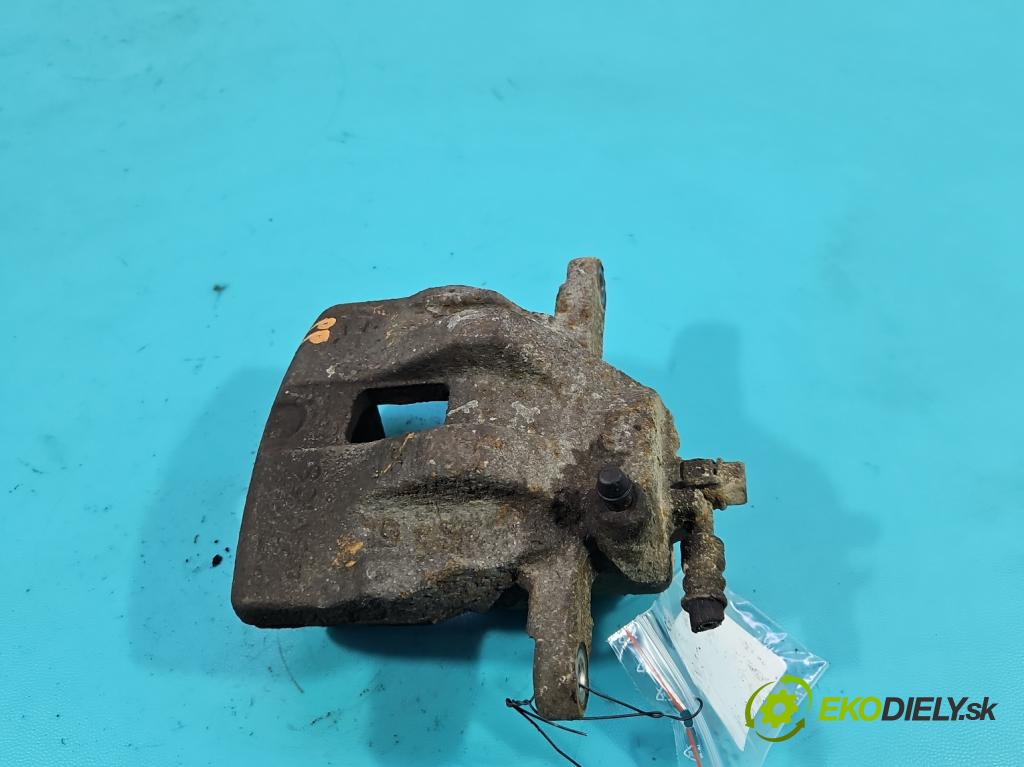 Suzuki Grand Vitara II 2005-2014 2.0 16V 140 HP manual 103 kW 1995 cm3 5- brzdič predné pravý  (Kľučka dverí ostatné)