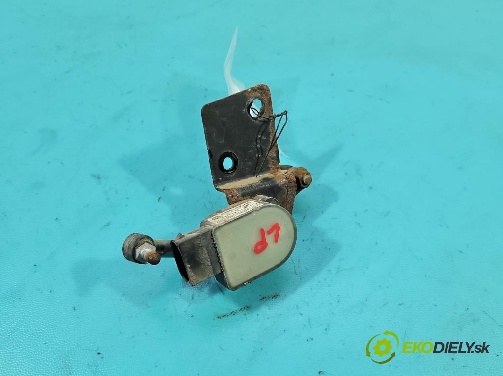 Jeep Grand Cherokee WK2 IV 2010-2021 3.0 CRD 250 HP automatic 184 kW 2987 cm3 5- snímač nastavenia xenon 681640933AB (Snímač)