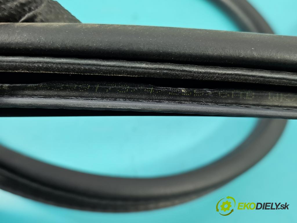 Jeep Grand Cherokee WK2 IV 2010-2021 3.0 CRD 250 hp automatic 184 kW 2987 cm3 5- Těsnění: dveře zadní levé  (Karoserie ostatní)