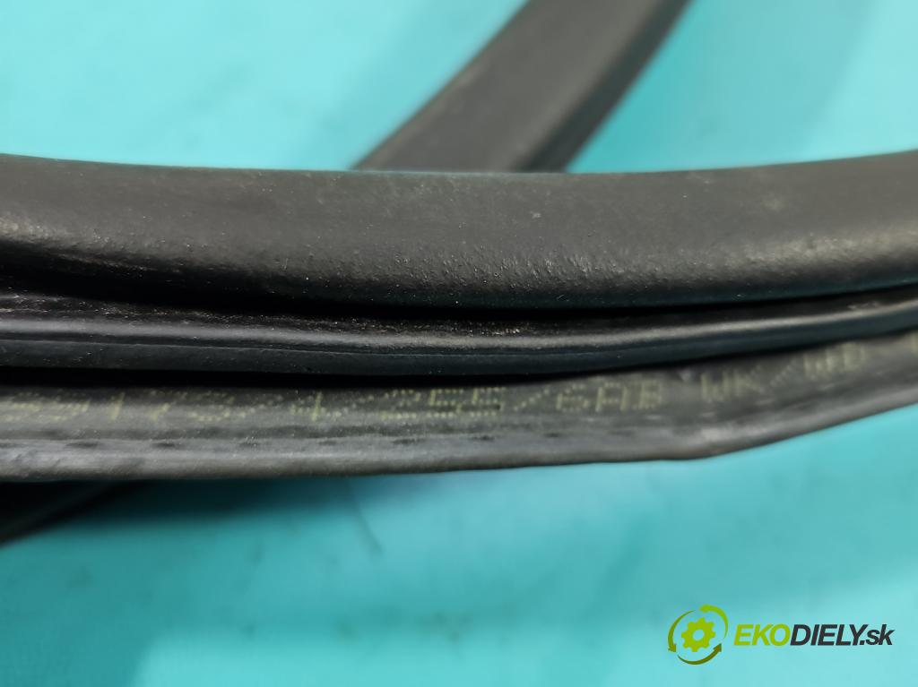 Jeep Grand Cherokee WK2 IV 2010-2021 3.0 CRD 250 hp automatic 184 kW 2987 cm3 5- Těsnění: dveře zadní pravé  (Karoserie ostatní)