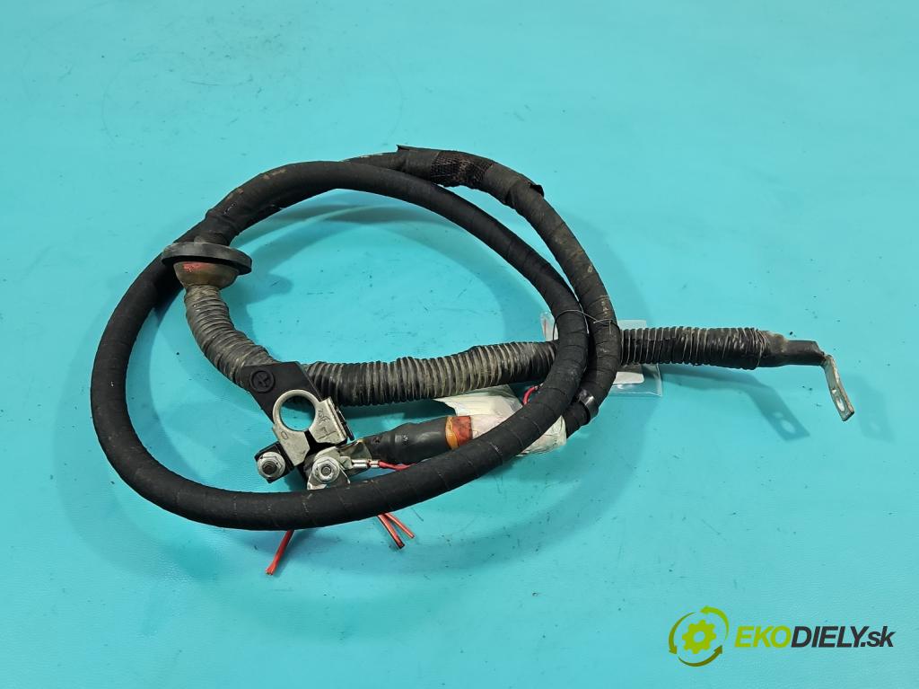 Jeep Grand Cherokee WK2 IV 2010-2021 3.0 CRD 250 HP automatic 184 kW 2987 cm3 5- kontakt plusová P68148555AC