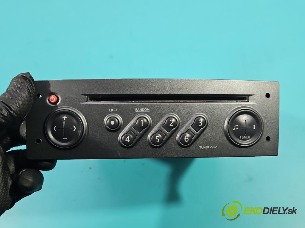 Renault Scenic II 2003-2009 2.0 16V 133 HP manual 98 kW 1998 cm3 5- Radio originál 8200300859B