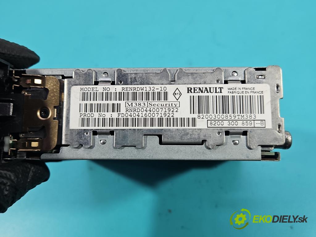 Renault Scenic II 2003-2009 2.0 16V 133 HP manual 98 kW 1998 cm3 5- Radio originál 8200300859B