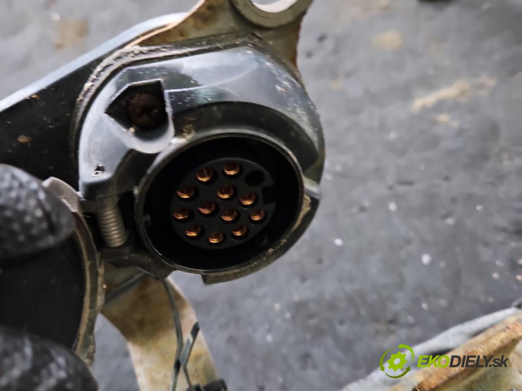 Jeep Grand Cherokee WK2 IV 2010-2021 3.0 CRD 250 hp automatic 184 kW 2987 cm3 5- oko tažné  (Tažné zařízení)