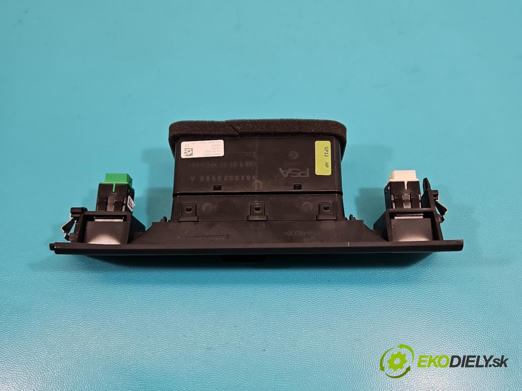 Opel Astra VI 2022- 1.5 cdti 131 hp manual 96 kW 1499 cm3 5- Mřížka: topení medián: 9840073980 (Mřížka topení)