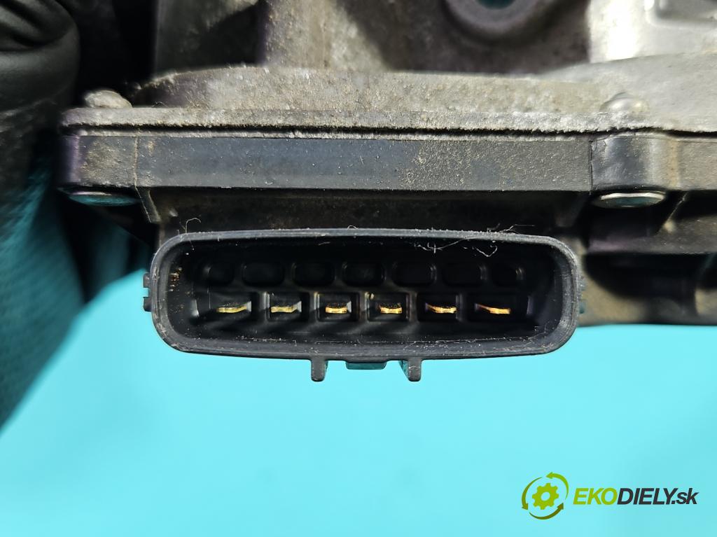 Toyota Auris II 2012-2018 1.6 16V 132  HP manual 97 kW 1598 cm3 5- klapka 22030-0T050 (Škrtiaca klapka)