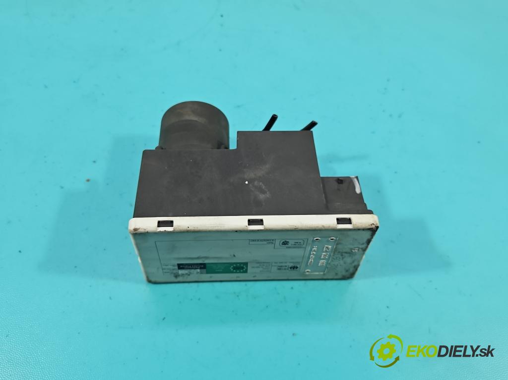 Audi A4 B5 1994-2001 1.9 tdi 90 HP manual 66 kW 1896 cm3 4- Centrální: zámek: 8D0862257