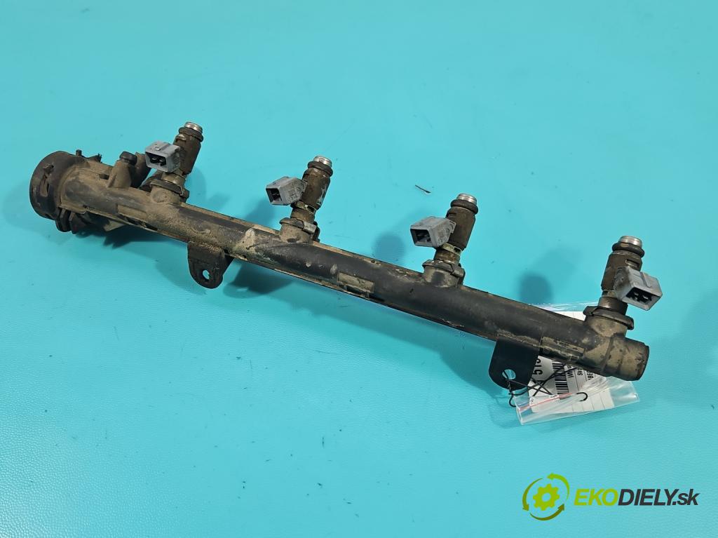 Skoda Felicia 1.6 75 hp manual 55 kW 1598 cm3 5- vstřikovač 032133319B (Vstřikovač paliva)