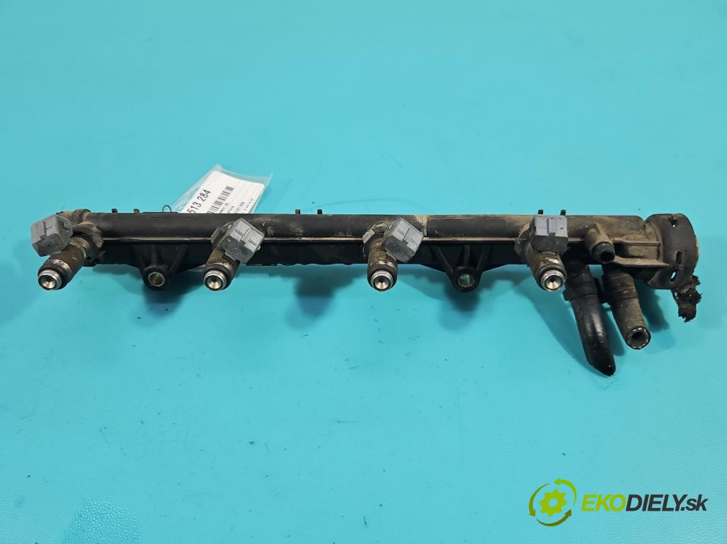 Skoda Felicia 1.6 75 hp manual 55 kW 1598 cm3 5- vstřikovač 032133319B (Vstřikovač paliva)