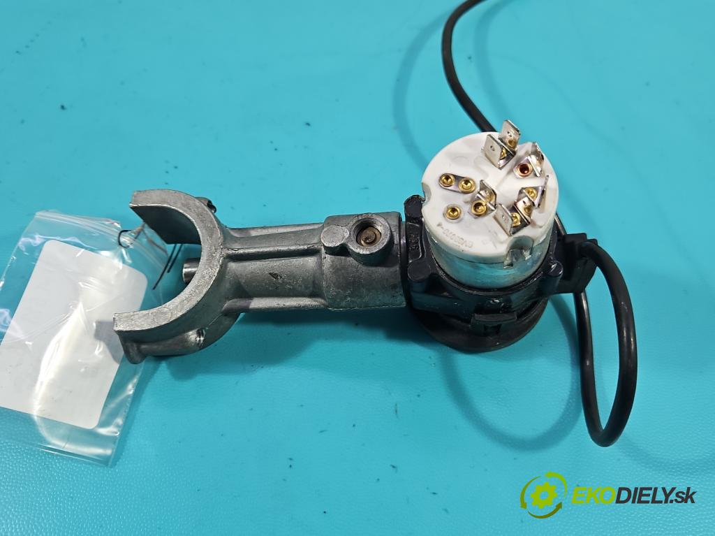 Skoda Felicia 1.6 75 HP manual 55 kW 1598 cm3 5- Spínačka 441022221176 (Spínacia skrinka)