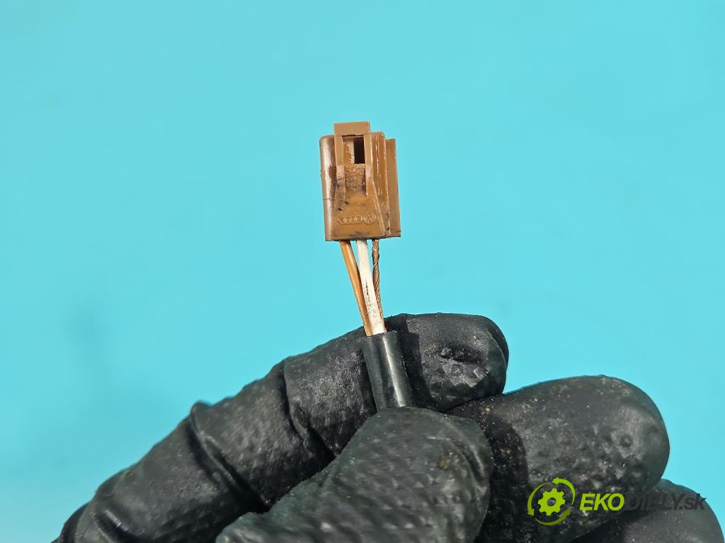 Skoda Felicia 1.6 75 HP manual 55 kW 1598 cm3 5- Spínačka 441022221176 (Spínacia skrinka)