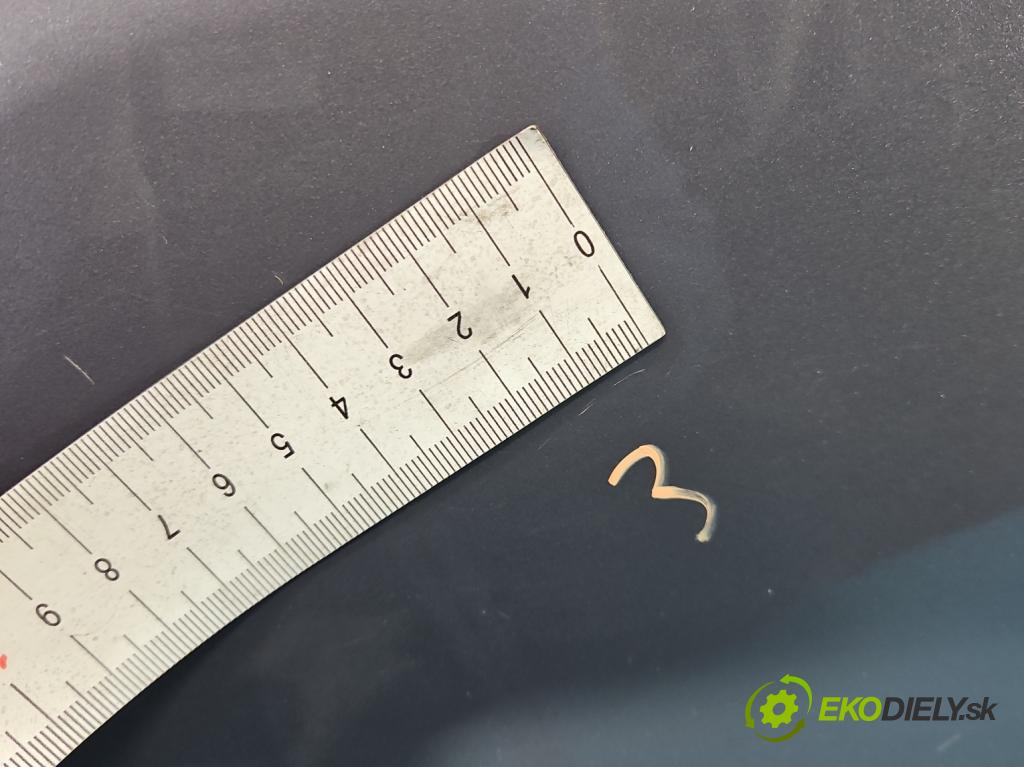 Toyota Corolla E11 1997-2002 1.4 16V 86 hp manual 63 kW 1332 cm3 5- dveře zadní pravé  (Klika dveří ostatní)